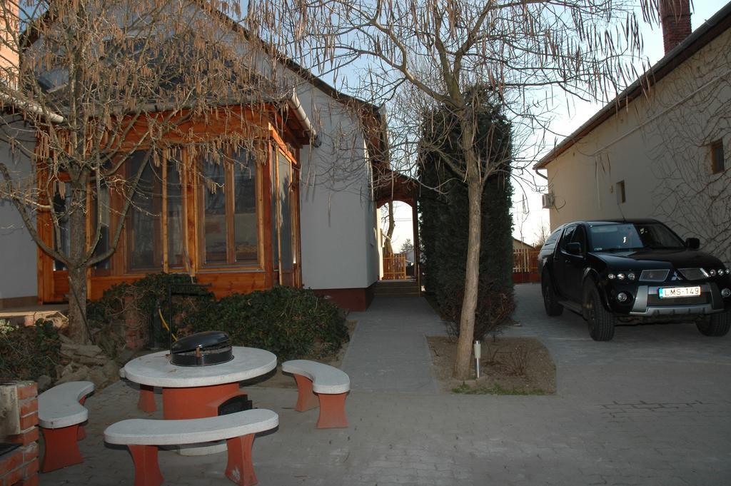 Hotel Tisza-Kert Vendeghaz -Tisza-Kert Vendeghaz II Tiszafüred Zewnętrze zdjęcie